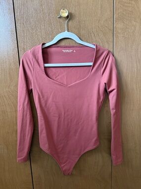 Abercrombie & Fitch Mauve Long-Sleeve Square-Neck Bodysuit